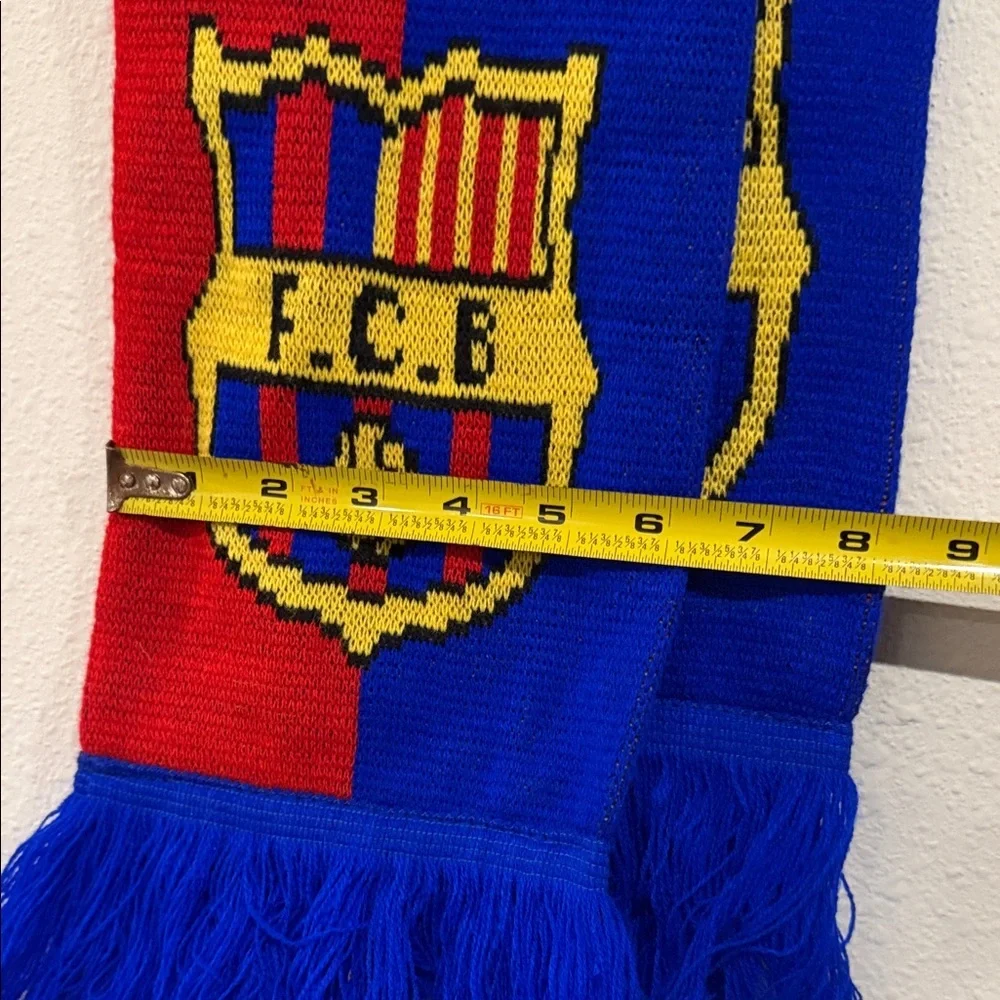 FC Barcelona Scarf with Emblem